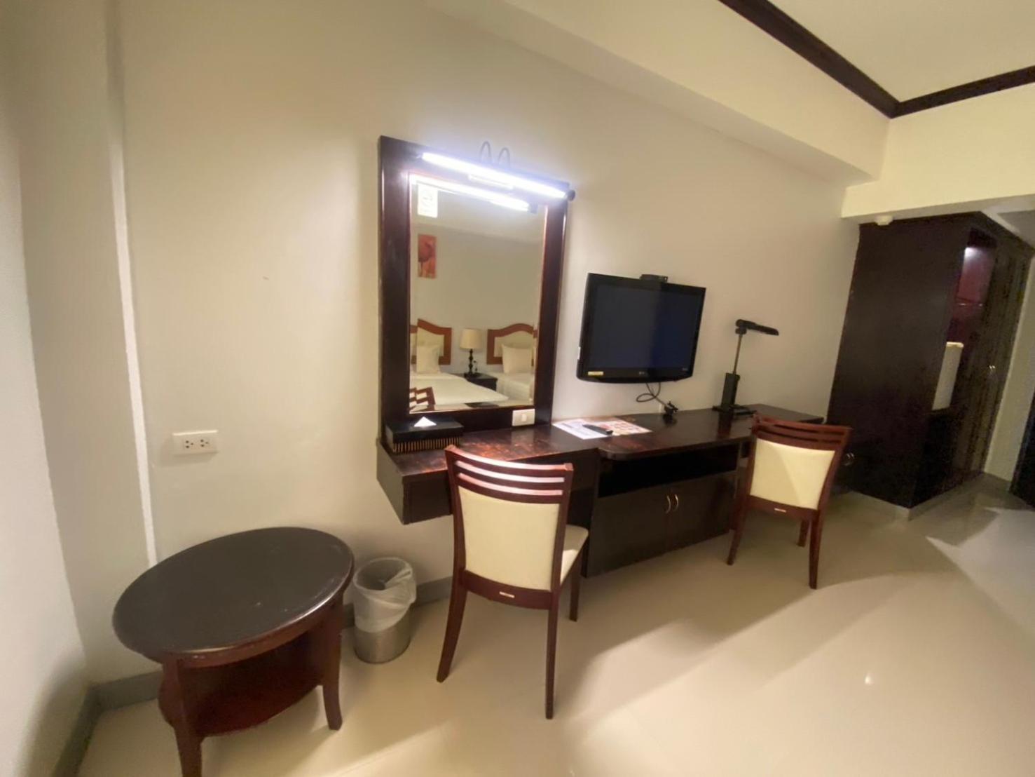 Major Grand Hotel Chum Phae Phòng bức ảnh