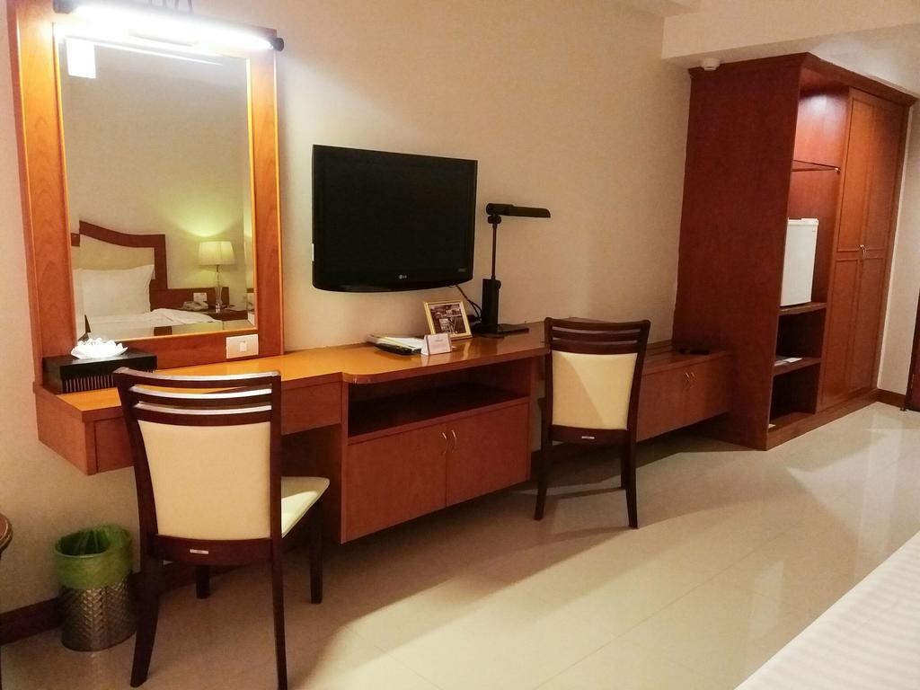 Major Grand Hotel Chum Phae Ngoại thất bức ảnh